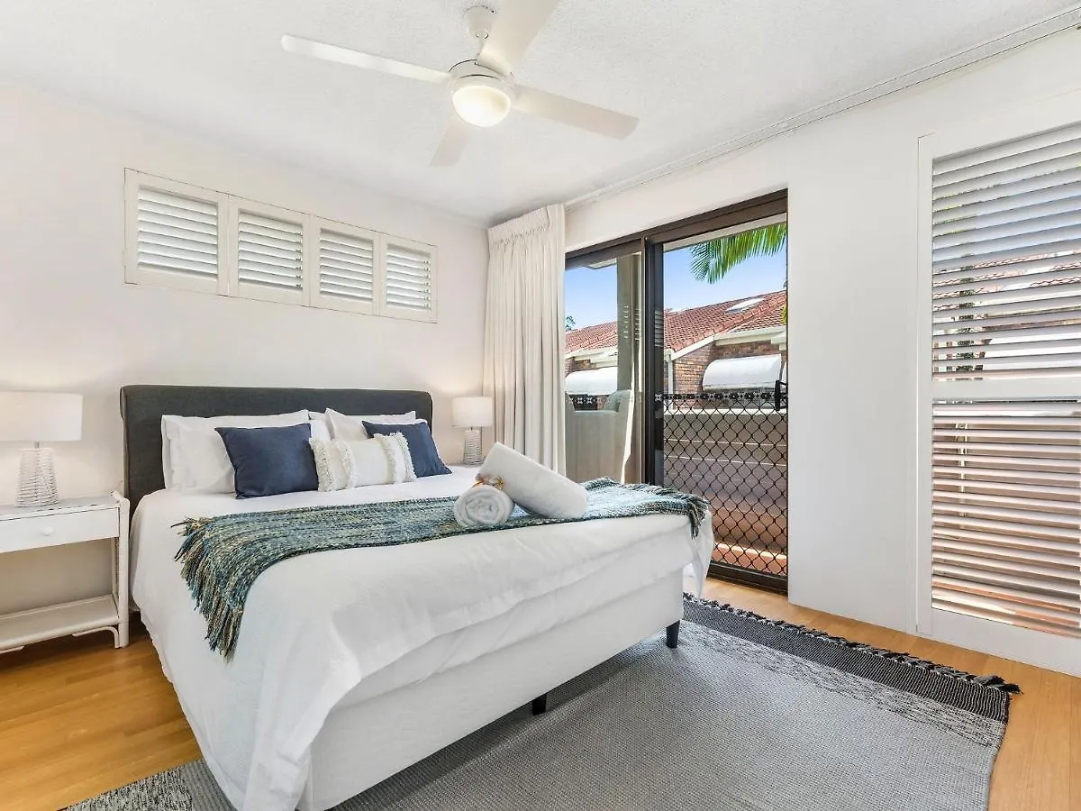 Belmondos Unit 4 Noosa Parade 81 Apartment